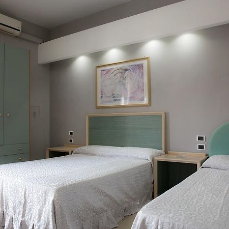 Maximo Hotel Tivoli Szoba fotó