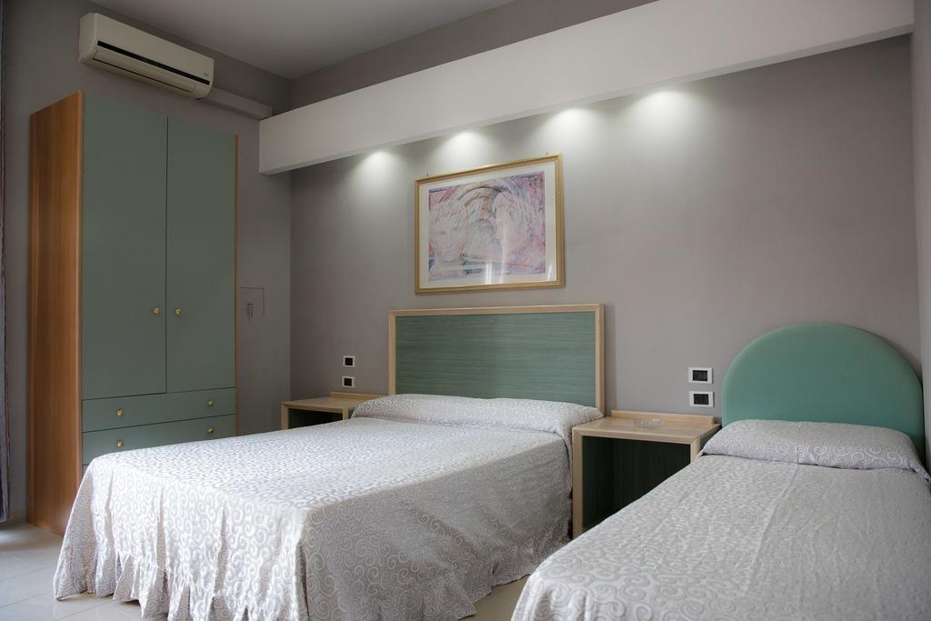 Maximo Hotel Tivoli Szoba fotó