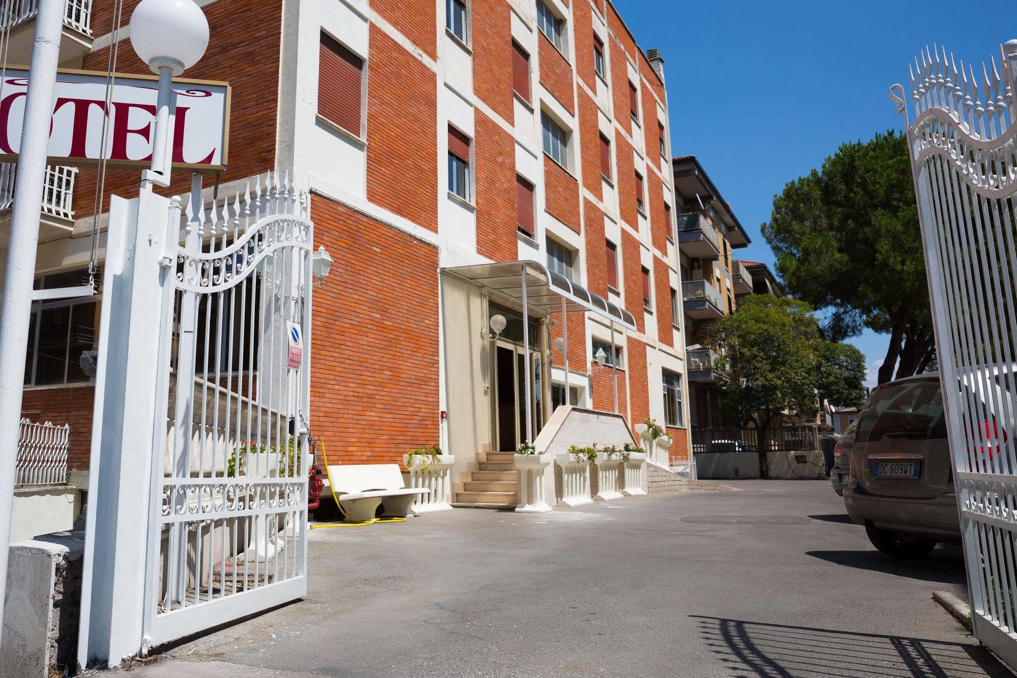 Maximo Hotel Tivoli Kültér fotó